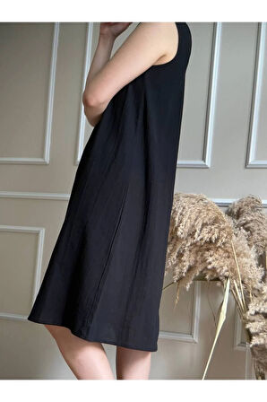 Siyah V Yaka Keten Elbise