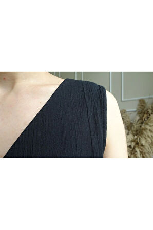 Siyah V Yaka Keten Elbise