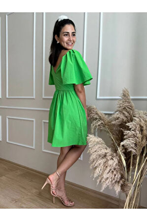 Yeşil Kolları Volanlı V Yaka Mini Elbise