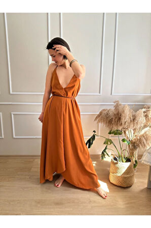 Çok Derin Dekolteli Deri Kordonlu Asimetrik Boy Elbise