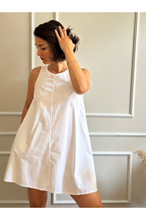 Beyaz Bisiklet Yaka Kolsuz Kısa Elbise