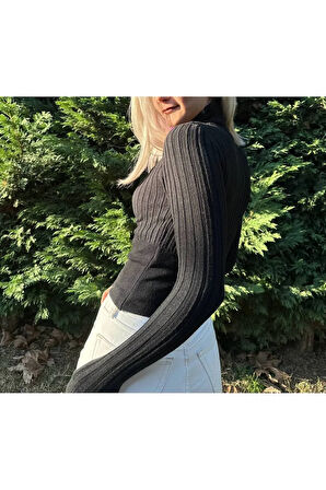 Siyah Kalın Fitilli Balıkçı Yaka Triko Kazak