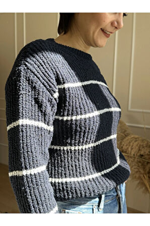 Lacivert Bisiklet Yaka Beyaz Enine Çizgili Düşük Kol Örme Kazak