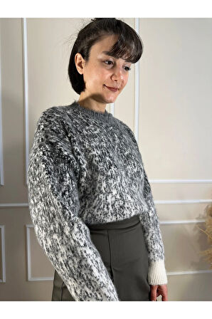 Antrasit-Krem Şardonlu ve Taşlı Bisiklet Yaka Kazak