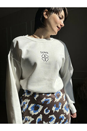 Beyaz Love Sweatshirt
