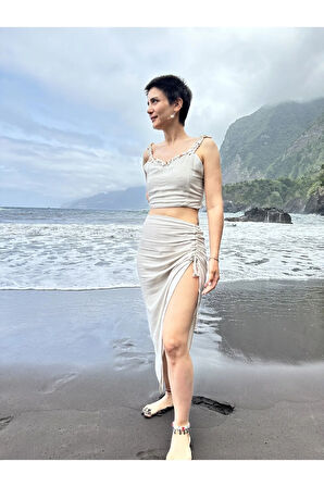 Bej Deniz Kabuklu Crop Derin Yırtmaçlı Etek Takım