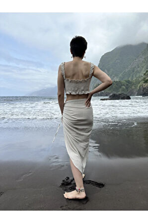 Bej Deniz Kabuklu Crop Derin Yırtmaçlı Etek Takım