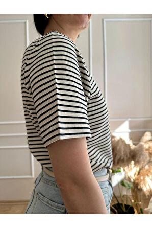 Kadın Lacivert Beyaz Çizgili Bisiklet Yaka T-Shirt