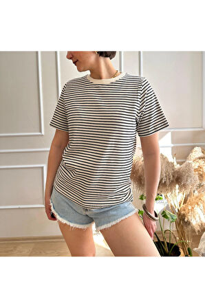 Kadın Lacivert Beyaz Çizgili Bisiklet Yaka T-Shirt