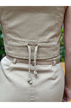Kot Kumaş Arkası Lastikli ve İp Detaylı 3 Düğmeli Kısa Yelek