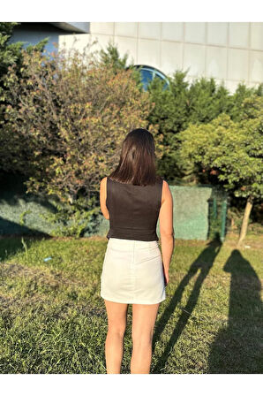 Siyah Özel Tasarım Önden Yırtmaçlı Kısa Yelek