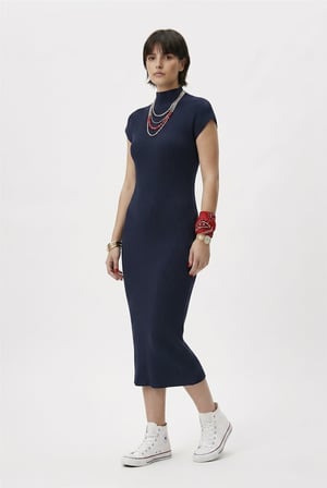 Modern Fit Sıfır Kol Yarım Balıkçı Yaka Triko Elbise