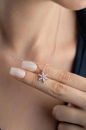 925 Ayar Gümüş Minik Pembe Lotus Kolye 