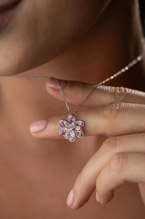925 Ayar Gümüş Pembe Lotus Çiçek Kolye 