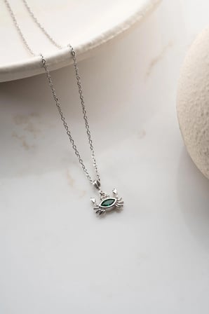 925 Ayar Gümüş Yeşil Taşlı Yengeç Kolye 