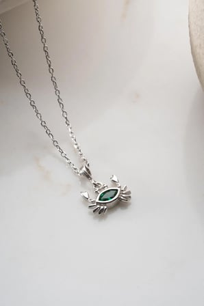925 Ayar Gümüş Yeşil Taşlı Yengeç Kolye 