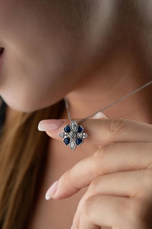 925 Ayar Gümüş Mavi Taşlı Yonca Kolye