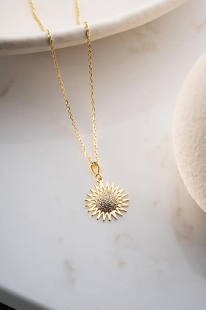 925 Ayar Gümüş Gold Kaplama Zirkon Taşlı Güneş Figürlü Işıltılı Kadın Kolye