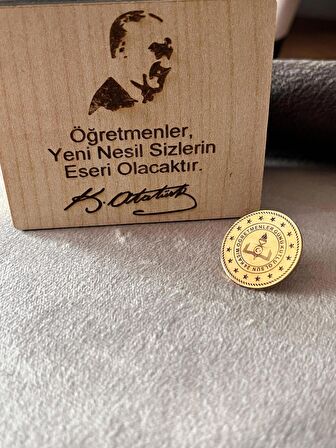 14 Ayar Altın Kaplama Ahşap Kutulu Öğretmenler Günü Yaka İğnesi (GOLD)