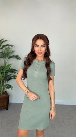 Kadın Kısa Kollu Yuvarlak Yakalı Düğmeli Kısa Kaşkorse Elbise
