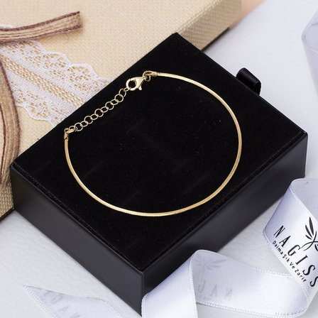 Tel Model Lazer Kumlu İşlemeli Gold Rengi 925 Ayar Gümüş Kadın Bileklik