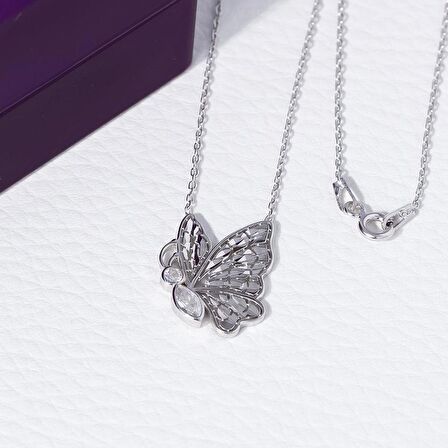 Kalem İşlemeli Kelebek Model Zirkon Taşlı 925 Ayar Gümüş Kadın Kolye