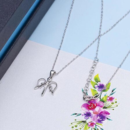 Kalp Detaylı Melek Model Zirkon Taşlı 925 Ayar Gümüş Kadın Kolye