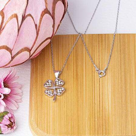 Yonca Model-2 Zirkon Taşlı 925 Ayar Gümüş Kadın Kolye