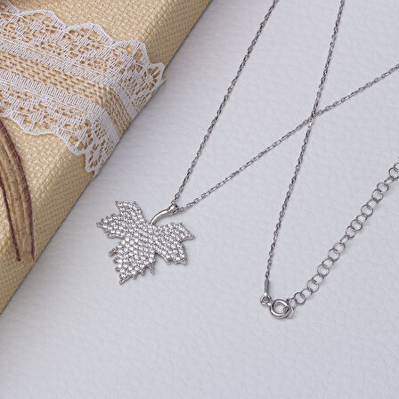 Çınar Yaprağı Model Zirkon Taşlı 925 Ayar Gümüş Kadın Kolye