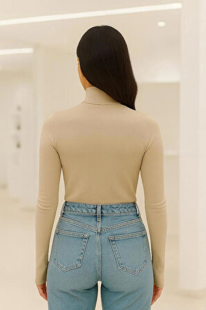 Yumuşak Dokulu Pamuk Dokuma Uzun Kol Dik Yaka Parmak Geçmeli Body Modal T-Shirt