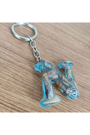 "N" HARFİ - Açık Mavi Deniz Epoksi Harf Anahtarlık – Gerçek Deniz Kabuğu, El Yapımı, Benzersiz