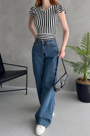 Sırtı Fiyonk Bağlamalı Çizgi Detaylı Crop Bluz