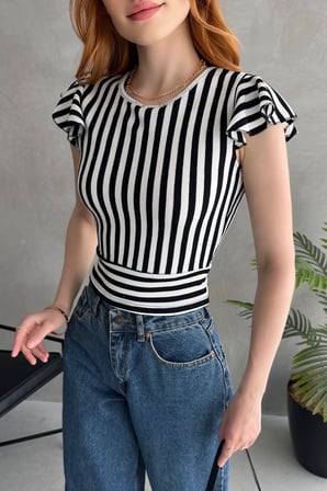 Sırtı Fiyonk Bağlamalı Çizgi Detaylı Crop Bluz
