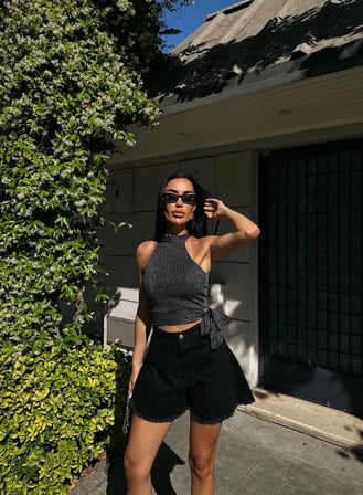 Çizgili Beli Kuşak Detaylı Halter Bluz