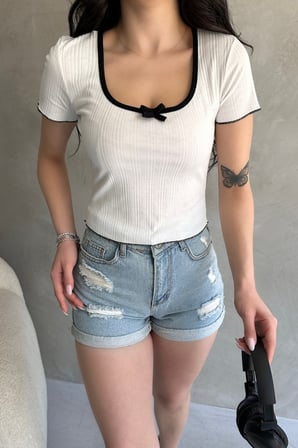 Havuz Yaka Biye Detaylı Crop Bluz