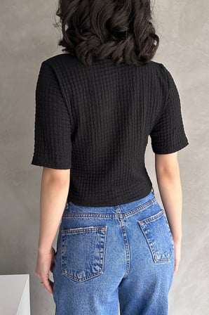 V Yaka Önü Bağlamalı Gofre Crop Bluz
