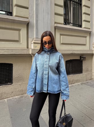 Yaka Detaylı Rahat Kesim Denim Ceket
