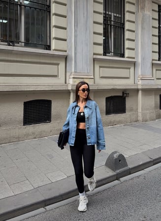 Yaka Detaylı Rahat Kesim Denim Ceket