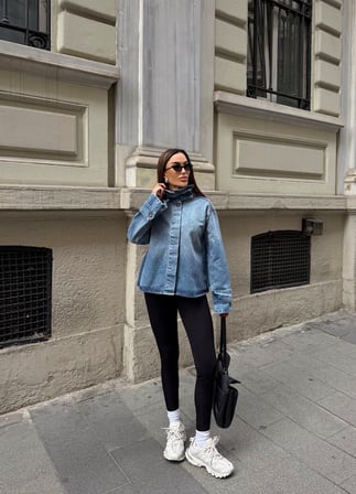 Yaka Detaylı Rahat Kesim Denim Ceket