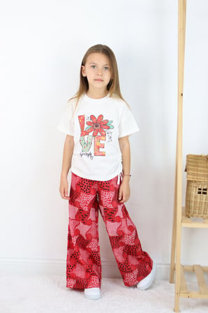 ???? Kız Çocuk ‘’Love Yourself’’ Baskılı Tişört ve Geometrik Etnik Desenli Geniş Paça Pantolon Takımı