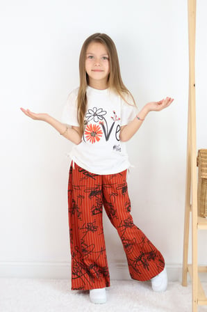 ???? Kız Çocuk ''love #life'' Baskılı Tişört & Çizgili Desenli Bol Pantolon Takımı ????
