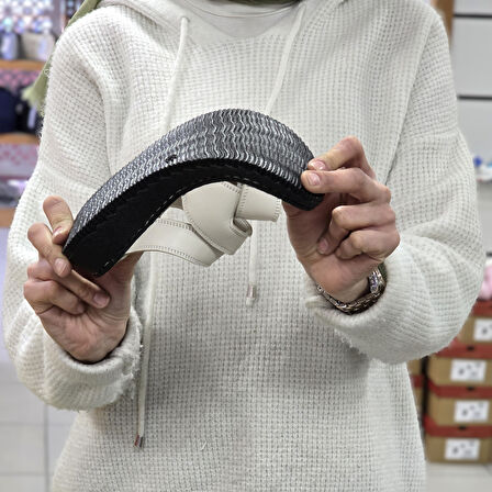 Konfores 2123 Ultra Hafif Esnek Tabanlı Hakiki Deri Tam Anatomik Kadın Sandalet - NKT02123-BEJ-39