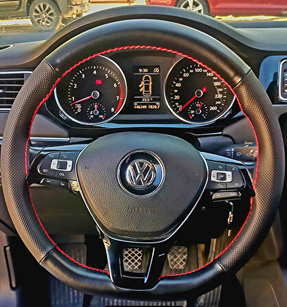 DİKİŞLİ DİREKSİYON KILIFI NOKTALI DERİ MİNİKARE KARBON DERİ KIRMIZI DİKİŞLİ VW JETTA İÇİN