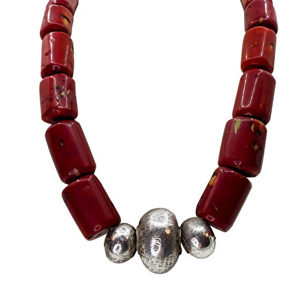 Etnik Mercan Kolye – Iron Ember