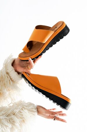 Nora Parmak Arası Comfort Terlik