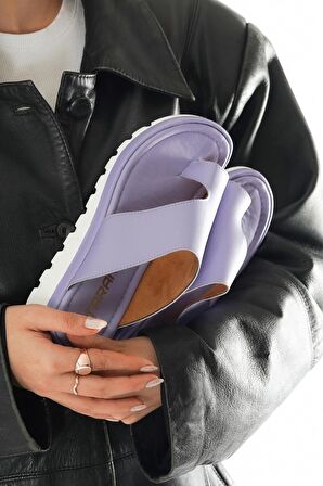 Nora Parmak Arası Comfort Terlik