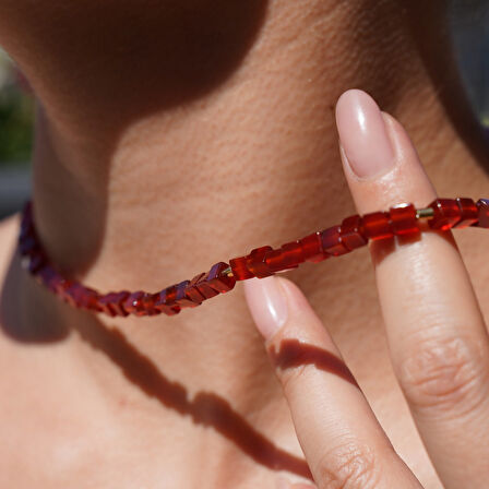 14 Ayar Altın Kaplama Doğal Küp Şekilli Garnet Taşı  Gümüş Kolye  - NS00101