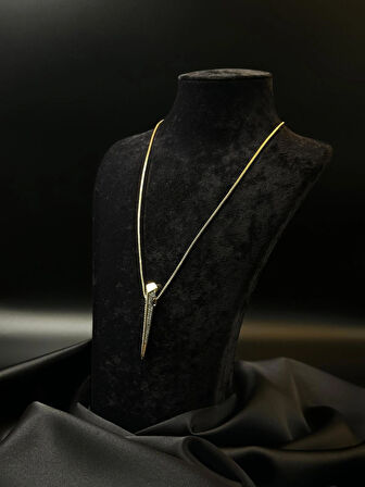  Kadın uzun üçgen tasarım zirkon taşlı gold zincirli 14k gold renk kolye