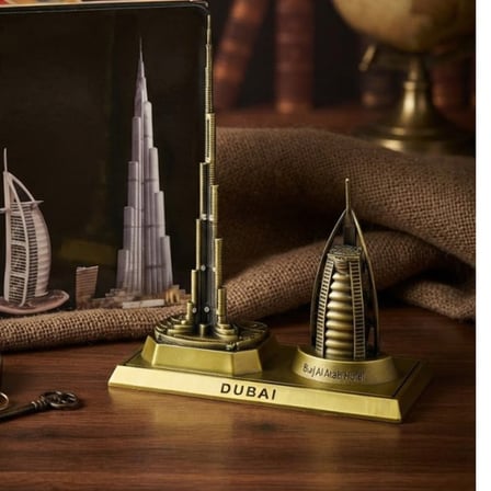 Dubai Temalı Burj Khalifa ve Burj Al Arab Metal Dekoratif Biblo – Şık Masaüstü Hediyelik