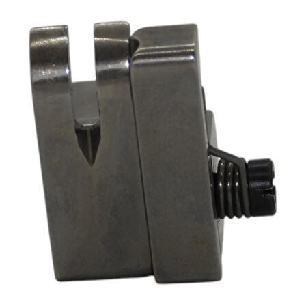 Sando NRS 4 MM Düz Makine 4 mm Yandan Yaylı Sağ Gazi Ayağı